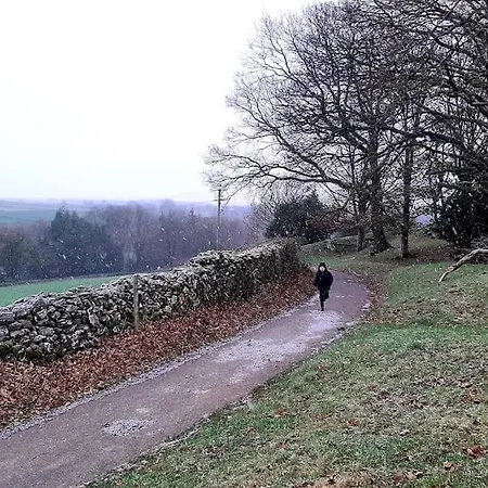 2 Bed In Peaceful South Lakes Village