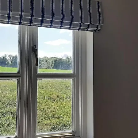 2 Bed In Peaceful South Lakes Village * Cark