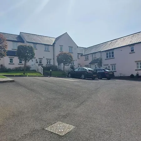 2 Bed In Peaceful South Lakes Village * Cark