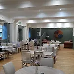 2 Bed In Peaceful South Lakes Village *